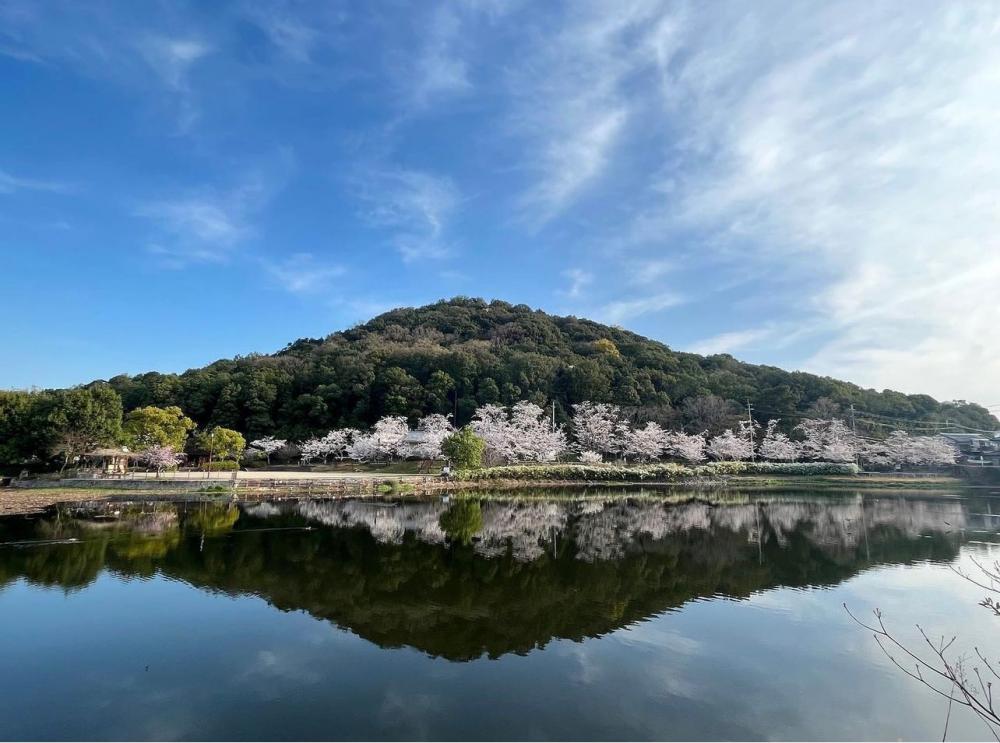 耳成山